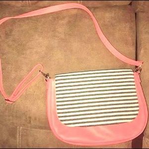 31 Classic - Calypso Coral Pebble w/ twill strip